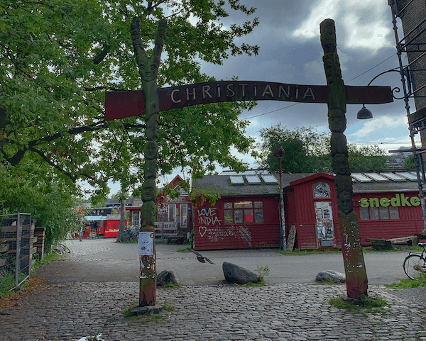 Vstup do slobodného mesta Christiania v Kodani