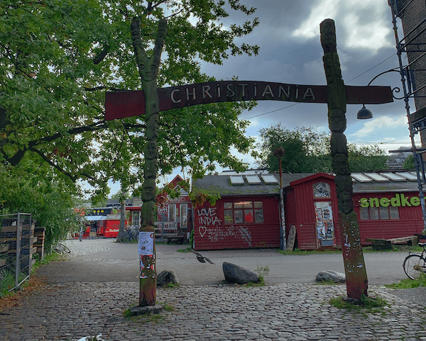 Vstup do slobodného mesta Christiania v Kodani